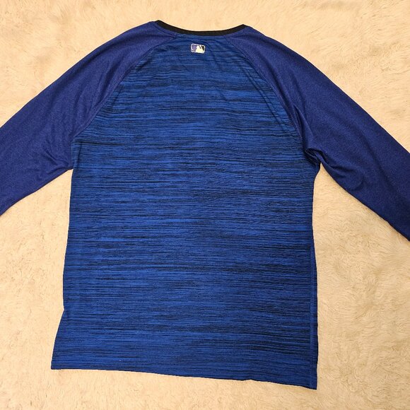 The Nike Tee Men's Toronto Blue Jays Ac Velocity Raglan Legend 3/4 Sleeves Shirt - Picture 3 of 9